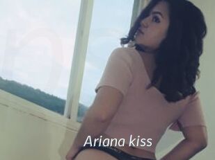 Ariana_kiss