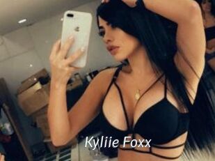 Kyliie_Foxx