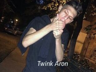 Twink_Aron